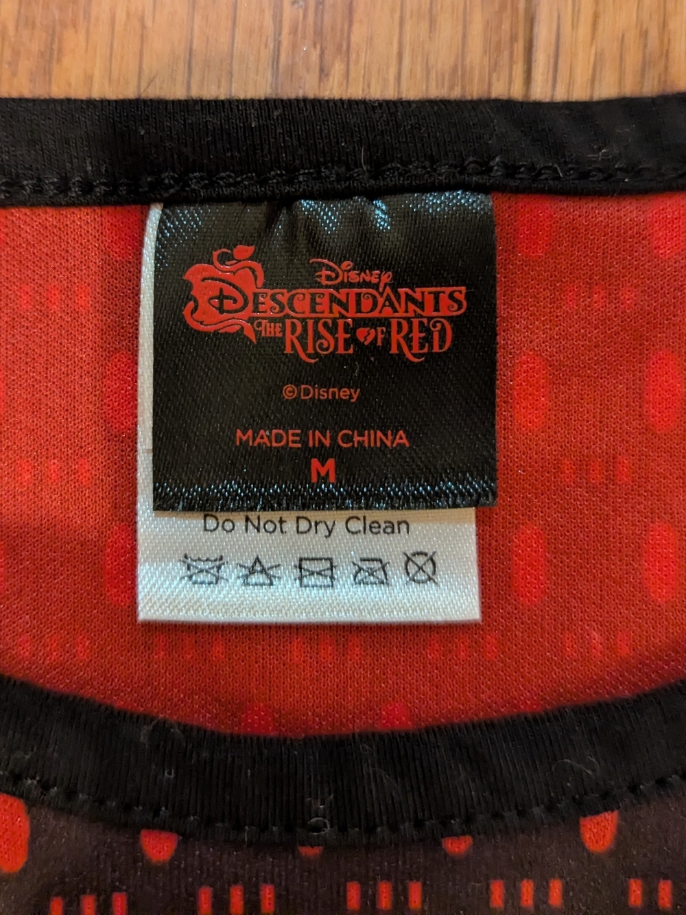 Disney Red / Queen Of Hearts Kids Top - Picture 2 of 4